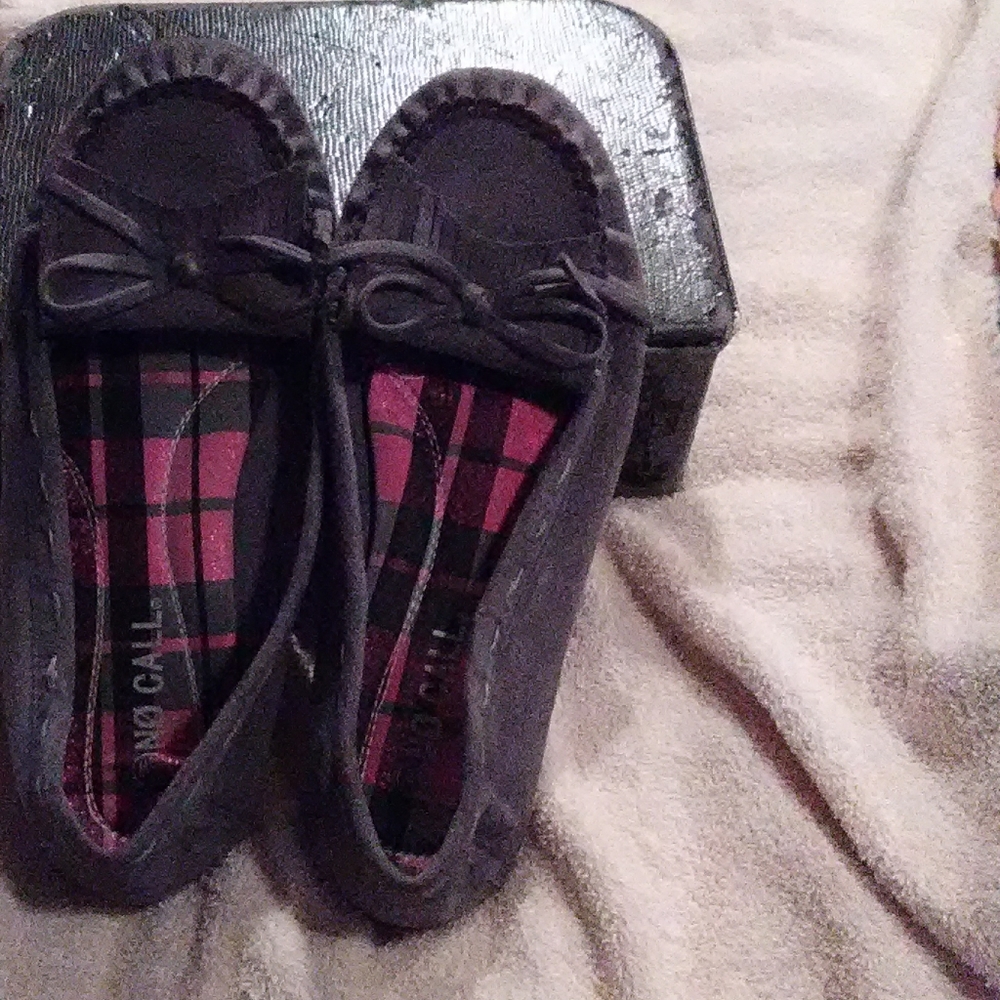 Shoes - Picture 3 of 3